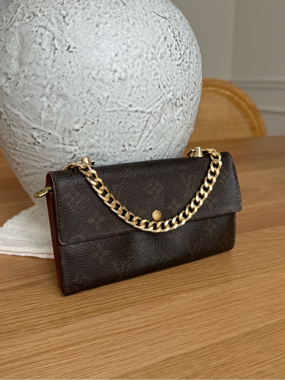 ✅AUTHENTIC✅LOUIS VUITTON WALLET ON A CHAIN - Picture 4 of 12